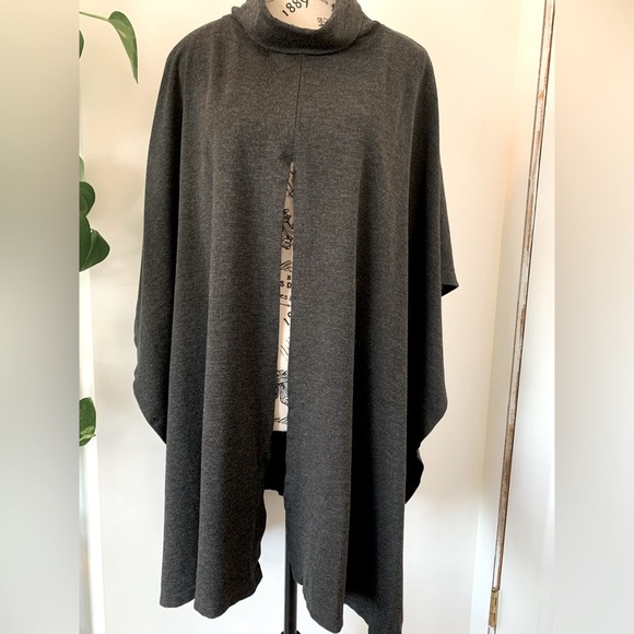 J PONCHO Wrap - Picture 7 of 8